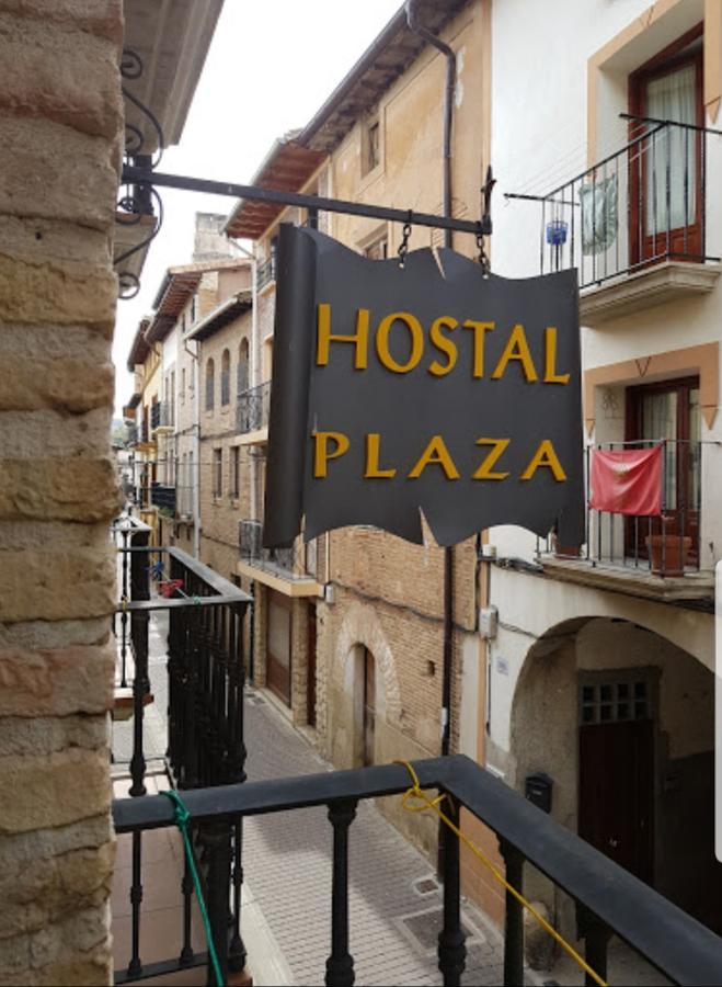 Hostal La Plaza Puente La Reina Exterior foto